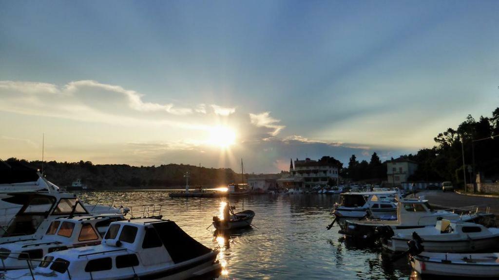 Apartmán Apartman Lana Omišalj Exteriér fotografie