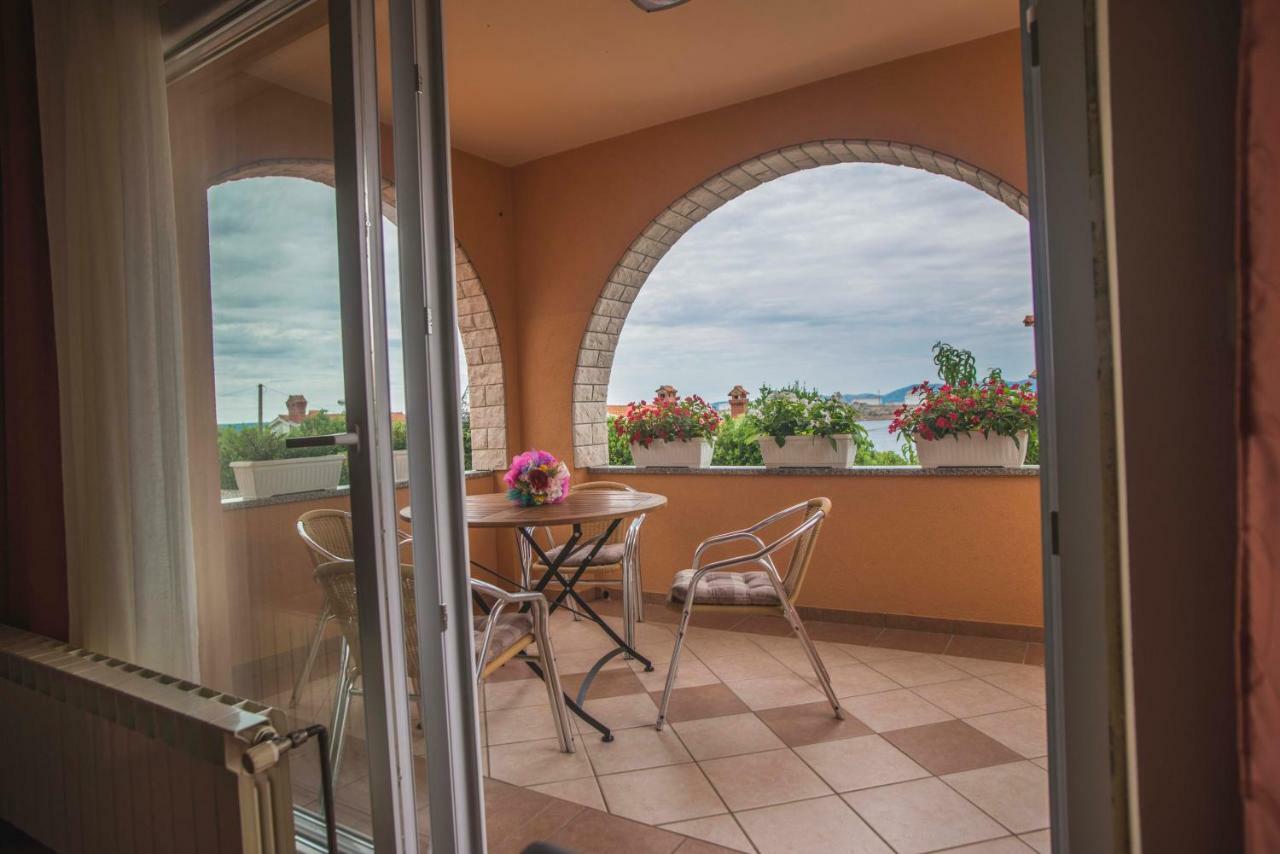 Apartmán Apartman Lana Omišalj Exteriér fotografie